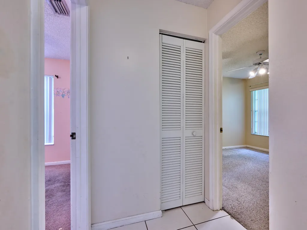 4610 NW 100th Way Coral Springs FL 33076