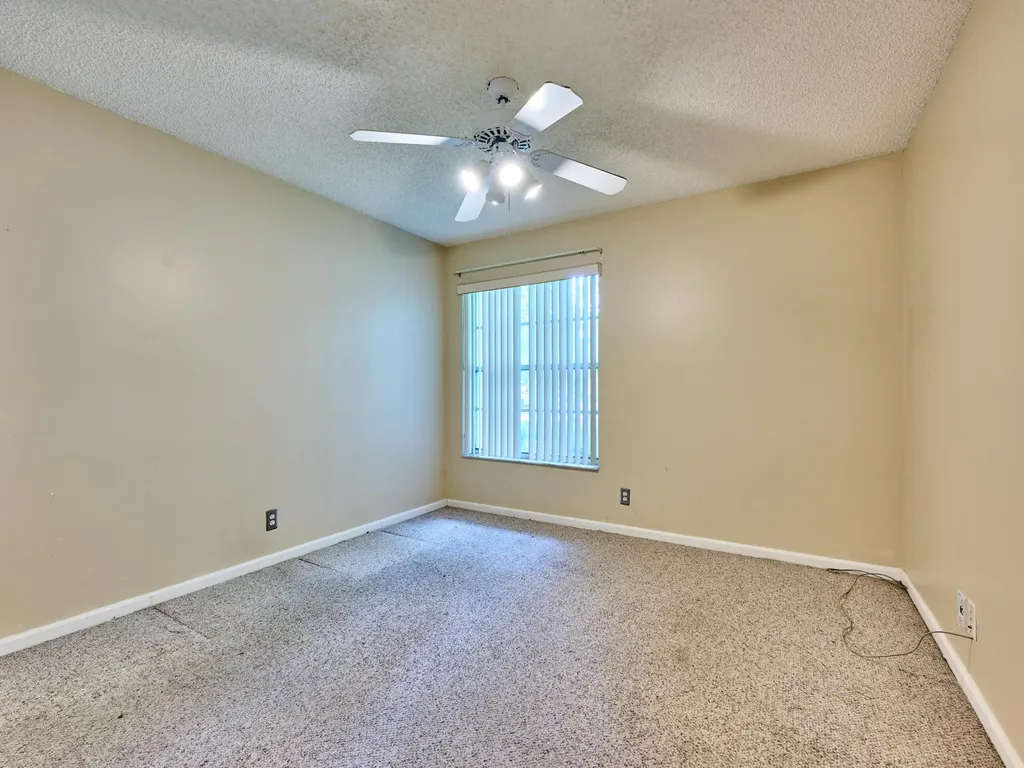 4610 NW 100th Way Coral Springs FL 33076