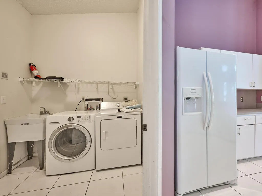 4610 NW 100th Way Coral Springs FL 33076