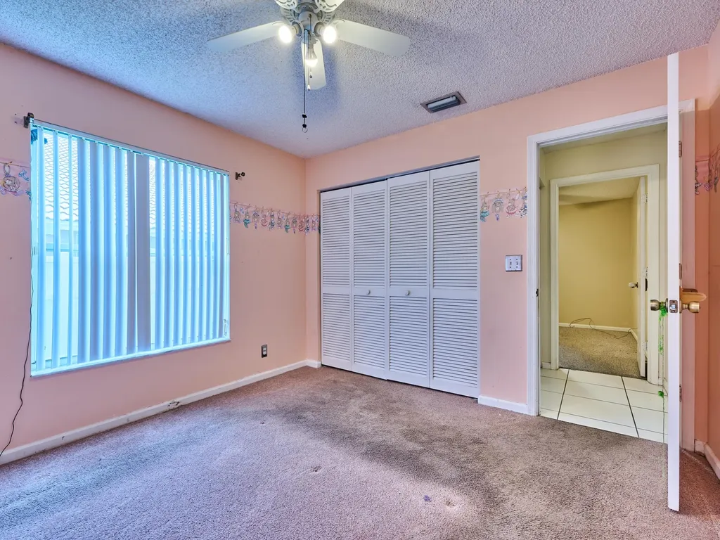 4610 NW 100th Way Coral Springs FL 33076