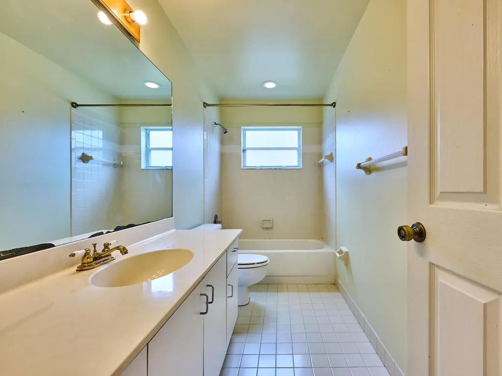 4610 NW 100th Way Coral Springs FL 33076