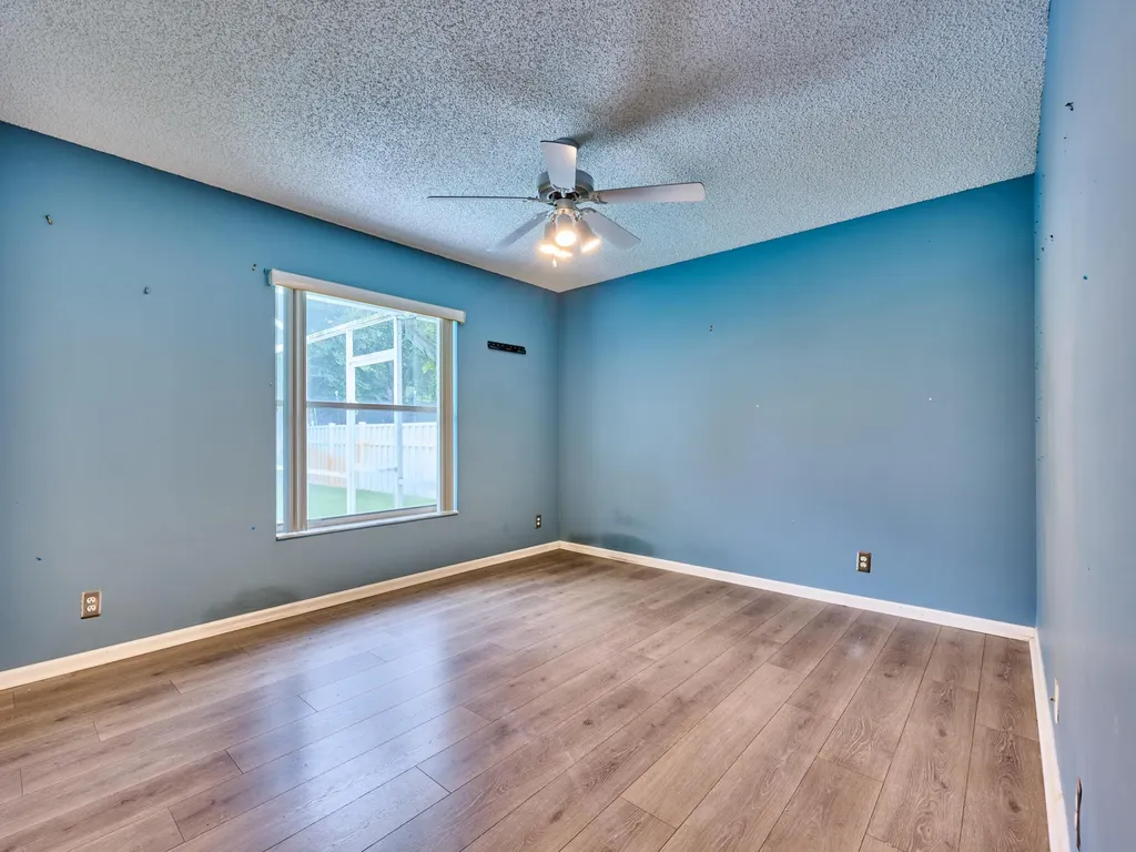 4610 NW 100th Way Coral Springs FL 33076