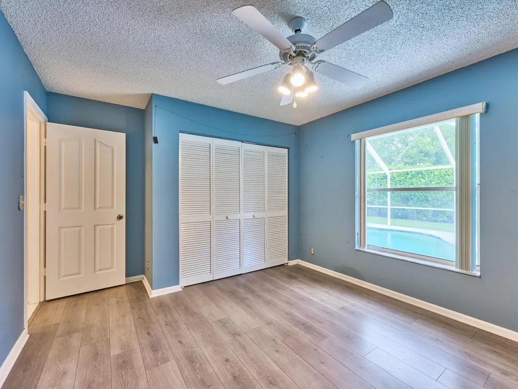 4610 NW 100th Way Coral Springs FL 33076
