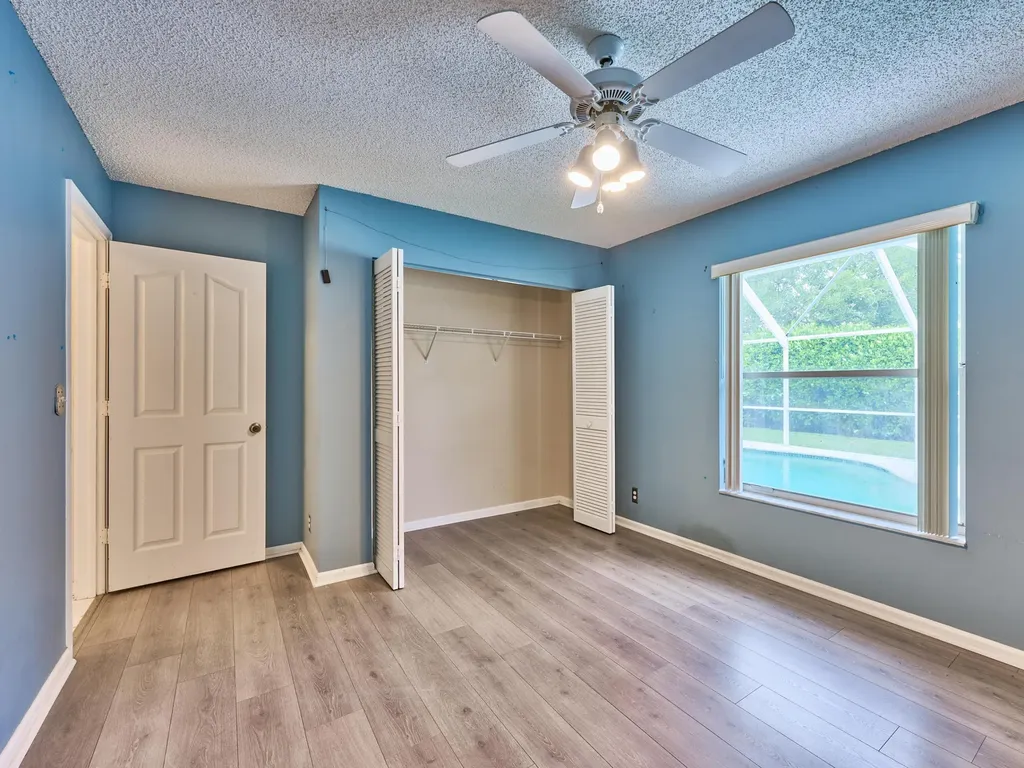 4610 NW 100th Way Coral Springs FL 33076
