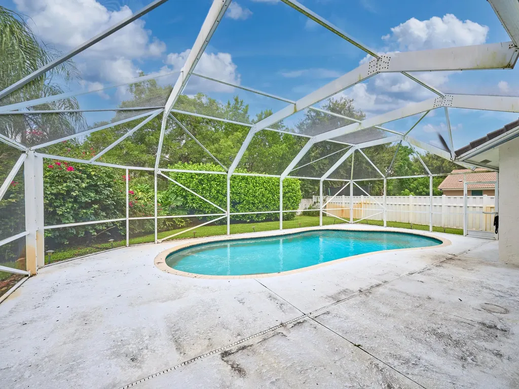 4610 NW 100th Way Coral Springs FL 33076