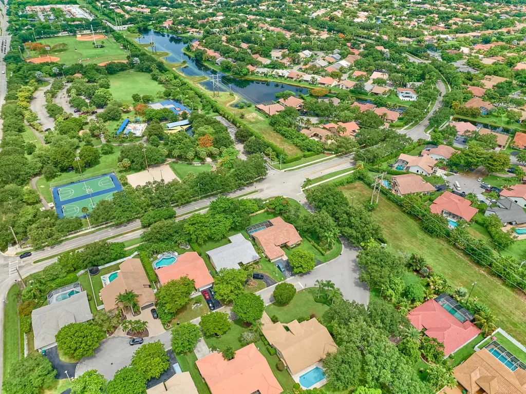 4610 NW 100th Way Coral Springs FL 33076