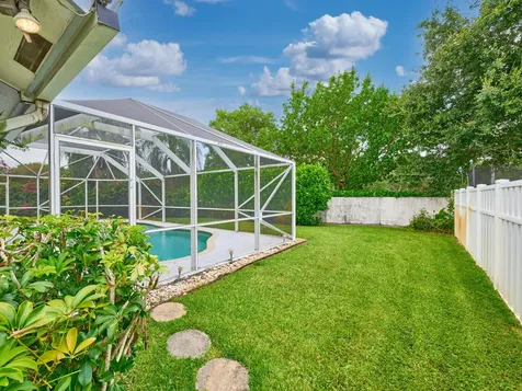 4610 NW 100th Way Coral Springs FL 33076