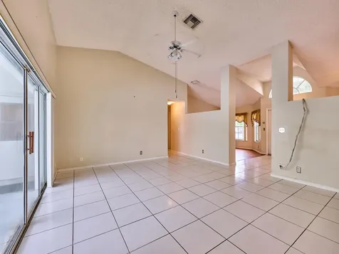 4610 NW 100th Way Coral Springs FL 33076