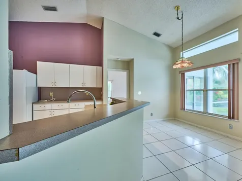 4610 NW 100th Way Coral Springs FL 33076