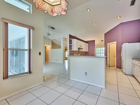 4610 NW 100th Way Coral Springs FL 33076