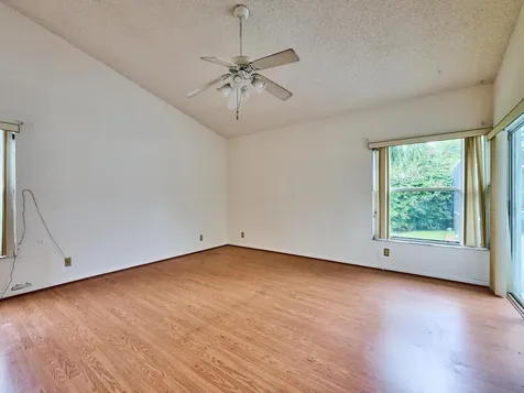 4610 NW 100th Way Coral Springs FL 33076