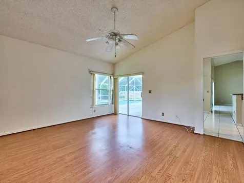 4610 NW 100th Way Coral Springs FL 33076