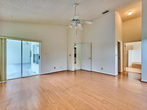 4610 NW 100th Way Coral Springs FL 33076