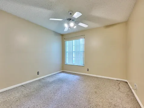 4610 NW 100th Way Coral Springs FL 33076