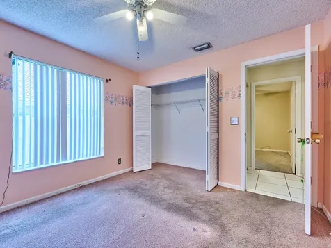 4610 NW 100th Way Coral Springs FL 33076