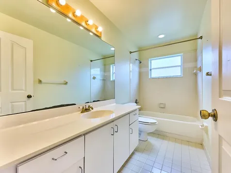 4610 NW 100th Way Coral Springs FL 33076