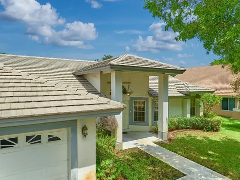 4610 NW 100th Way Coral Springs FL 33076
