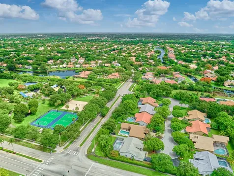 4610 NW 100th Way Coral Springs FL 33076