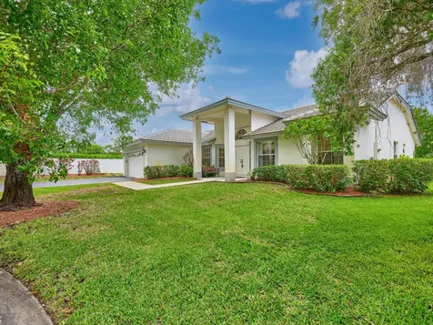4610 NW 100th Way Coral Springs FL 33076