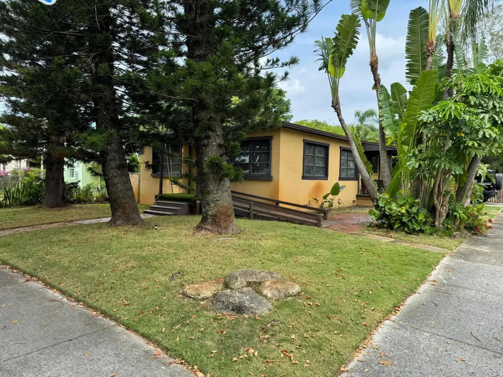 2919 Poinsettia Avenue West Palm Beach FL 33407