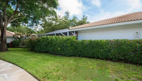 4204 Water Oak Court Palm Beach Gardens FL 33410