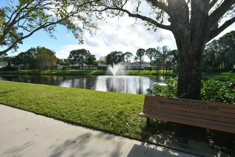 4204 Water Oak Court Palm Beach Gardens FL 33410