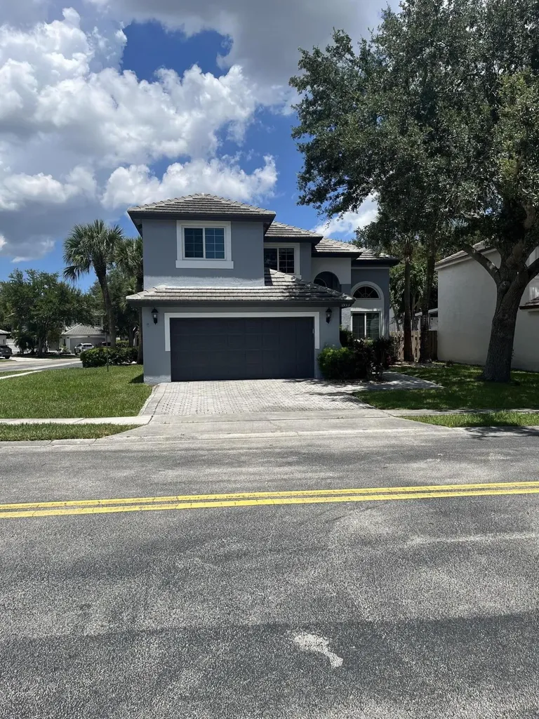 1933 NW 99th Avenue Pembroke Pines FL 33024