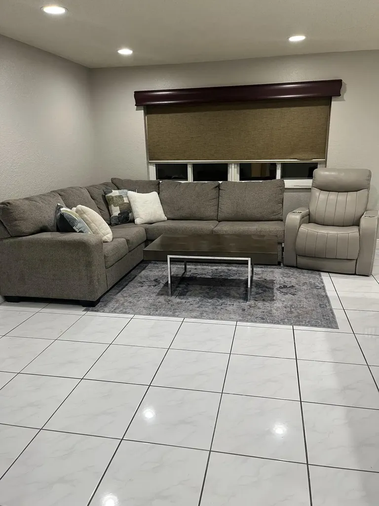 1933 NW 99th Avenue Pembroke Pines FL 33024