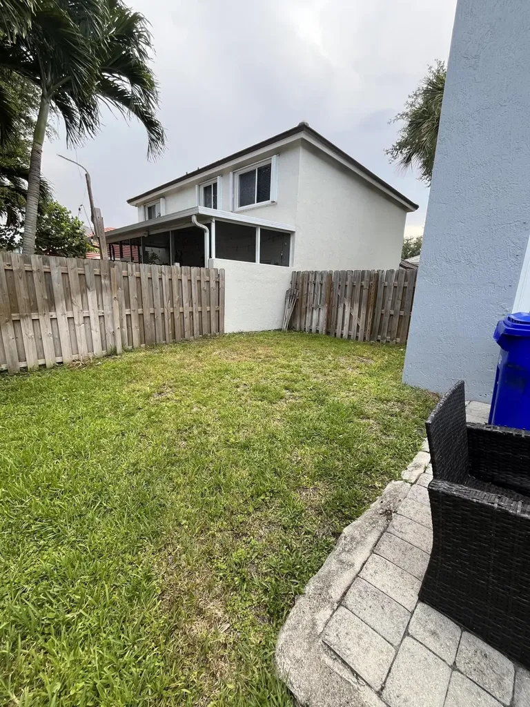 1933 NW 99th Avenue Pembroke Pines FL 33024