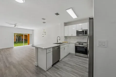 560 St Tropez Lane Margate FL 33068