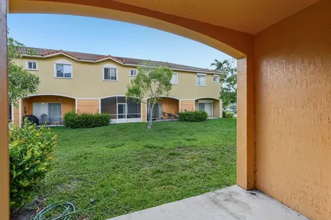 560 St Tropez Lane Margate FL 33068