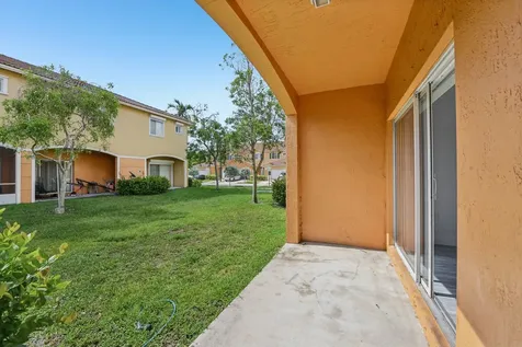 560 St Tropez Lane Margate FL 33068