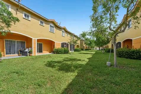 560 St Tropez Lane Margate FL 33068