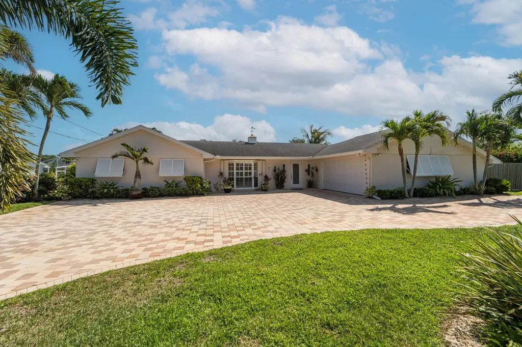 18 Saddleback Road Tequesta FL 33469