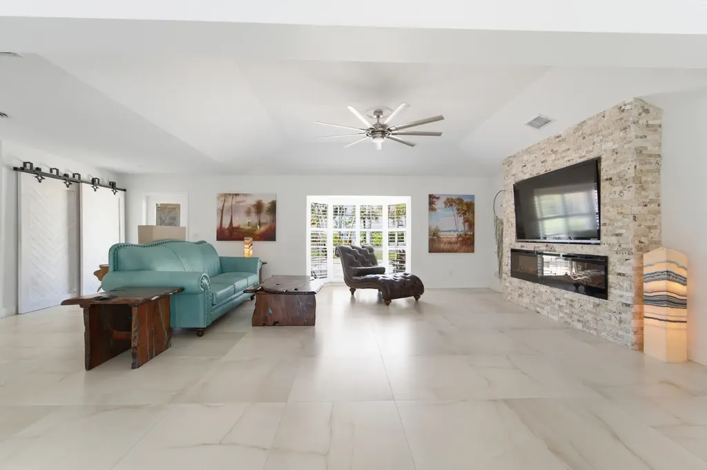 18 Saddleback Road Tequesta FL 33469