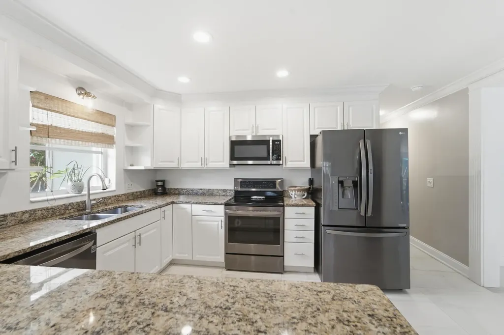 18 Saddleback Road Tequesta FL 33469