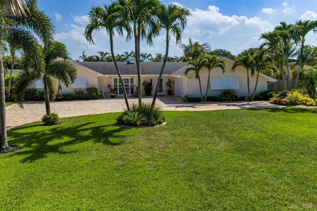 18 Saddleback Road Tequesta FL 33469