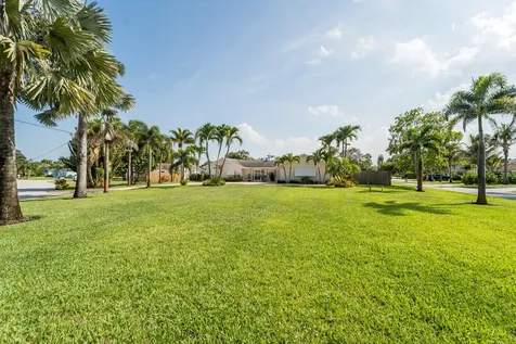 18 Saddleback Road Tequesta FL 33469