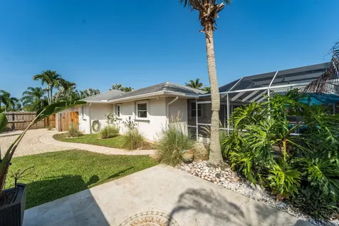 18 Saddleback Road Tequesta FL 33469