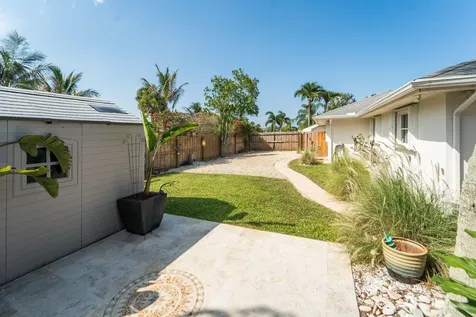18 Saddleback Road Tequesta FL 33469