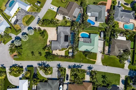 18 Saddleback Road Tequesta FL 33469