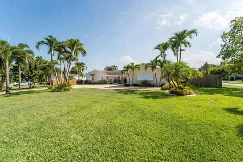 18 Saddleback Road Tequesta FL 33469