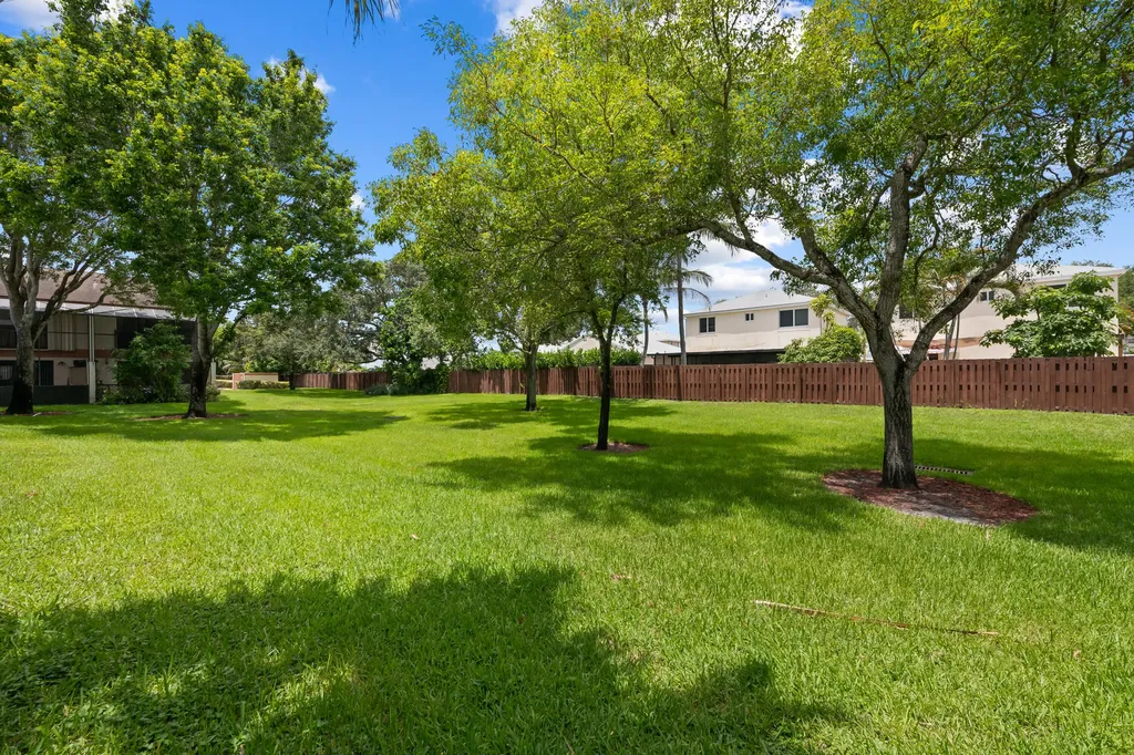 4221 SW 71st Terrace Davie FL 33314