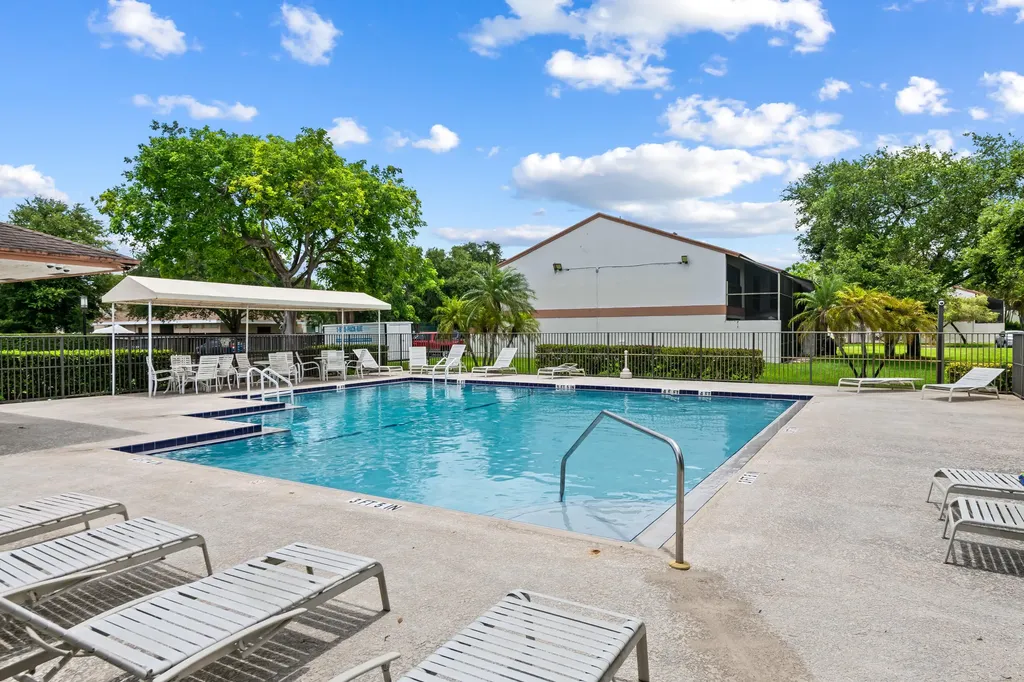 4221 SW 71st Terrace Davie FL 33314