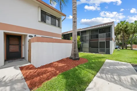 4221 SW 71st Terrace Davie FL 33314