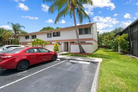 4221 SW 71st Terrace Davie FL 33314