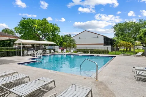 4221 SW 71st Terrace Davie FL 33314