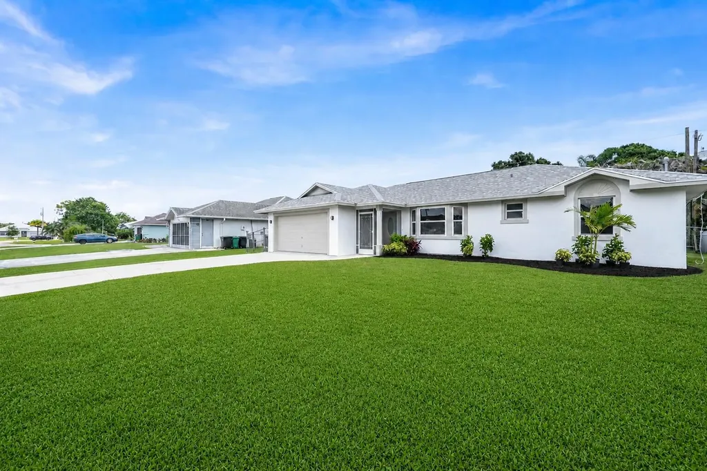 3520 SE Hyde Circle Port St Lucie FL 34983
