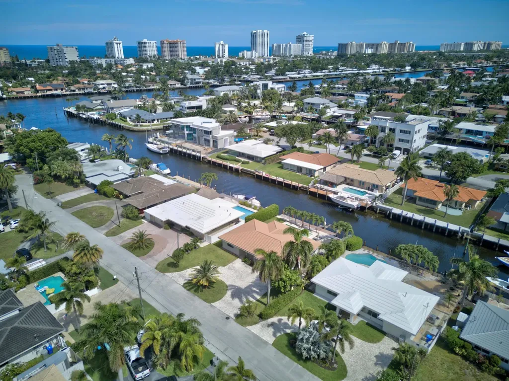 2542 SE 10th Street Pompano Beach FL 33062