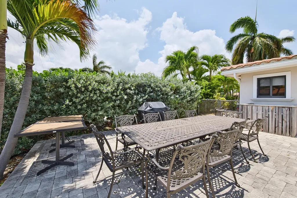 2542 SE 10th Street Pompano Beach FL 33062